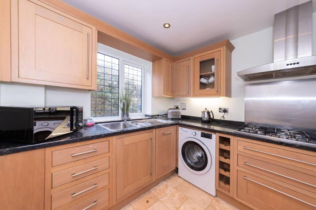 Ratby House - Spacious 3 Bed With Garden & Parking Earley Luaran gambar
